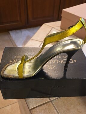 Donald Pliner Couture Metallic Women's T-Strap Heels